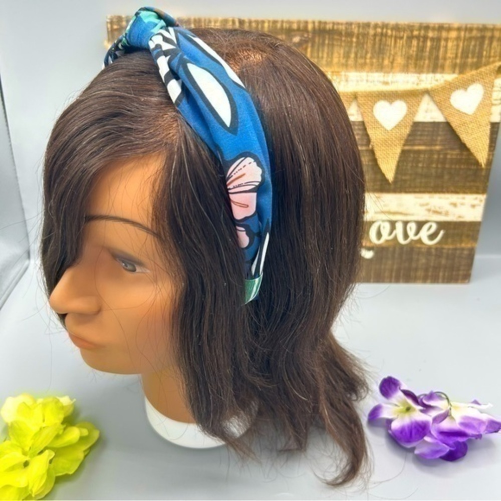 ✨NWOT Top knot headband hair accessory floral